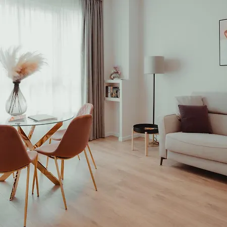 Bloom 35 Apartment *